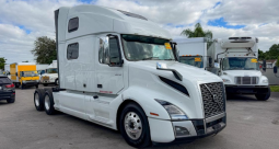 Used 2019 Volvo VNL 860 Sleeper in Miami Florida