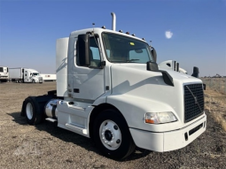 Used 2015 Volvo VNM42T200 Day Cab in Lodi California