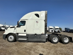 Used 2020 Freightliner Cascadia 126 Sleeper in Fontana California