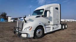 Used 2021 Kenworth T680 Sleeper in Bakersfield California