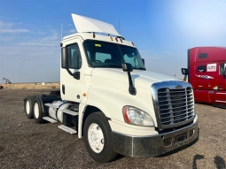 Used 2015 Freightliner Cascadia 125 Day Cab in Lodi California