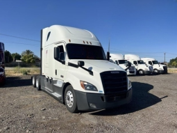 Used 2020 Freightliner Cascadia 126 Sleeper in Bakersfield California