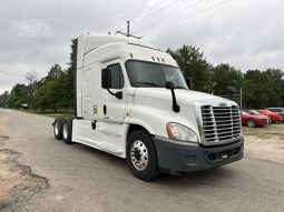 Used 2015 Freightliner Cascadia 125 Sleeper in Kingwood, Texas