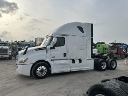 Used 2018 Freightliner Cascadia 126 Sleeper in Kingwood, Texas