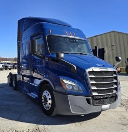 Used 2020 Freightliner CASCADIA 116 Sleeper in Cambridge Ohio