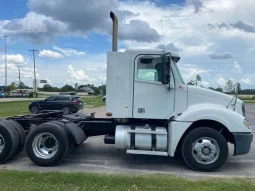 Used 2014 Freightliner COLUMBIA 120 Day Cab in Kingwood, Texas