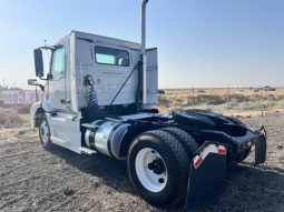 Used 2015 Volvo VNM42T200 Day Cab in Lodi California