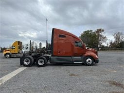 Used 2019 Kenworth T680 Sleeper in Fort Lauderdale Florida