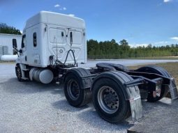 Used 2020 Freightliner Cascadia 113 Sleeper in Fort Lauderdale Florida