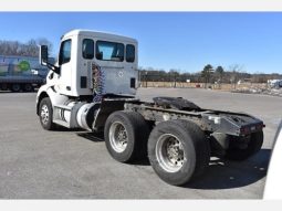 Used 2020 Peterbilt 579 Day Cab in Fort Lauderdale Florida