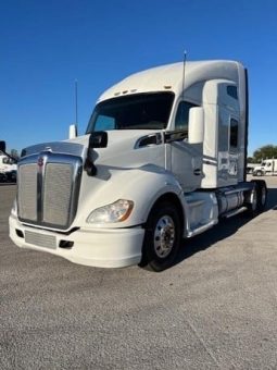 Used 2015 Kenworth T680 Sleeper in Lakeland Florida