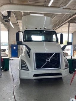 Used 2020 Volvo VNL64T300 Day Cab in Kansas Missouri