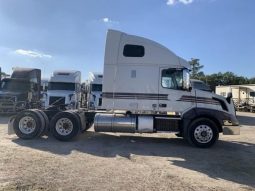 Used 2013 Volvo VNL64T670 Sleeper in Kingwood Texas