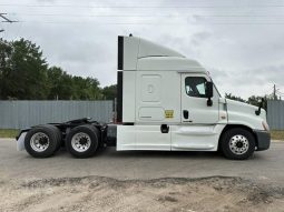 Used 2015 Freightliner Cascadia 125 Sleeper in Kingwood, Texas