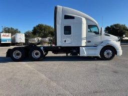 Used 2015 Kenworth T680 Sleeper in Lakeland Florida