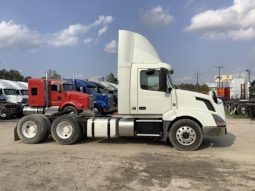 Used 2014 Volvo VNL64T300 Day Cab in Kingwood Texas