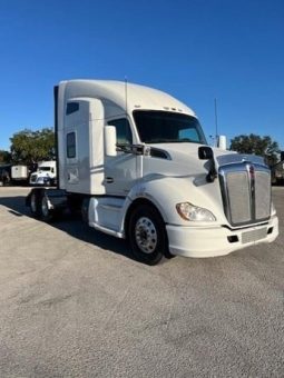 Used 2015 Kenworth T680 Sleeper in Lakeland Florida