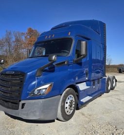 Used 2020 Freightliner CASCADIA 116 Sleeper in Cambridge Ohio