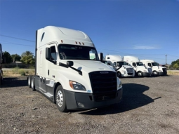 Used 2020 Freightliner Cascadia 126 Sleeper in Bakersfield California