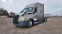 Used 2022 Freightliner Cascadia 126 Sleeper in Bakersfield California