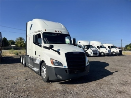 Used 2020 Freightliner Cascadia 126 Sleeper in Bakersfield California