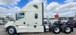 Used 2019 Freightliner Cascadia Sleeper in Miami Florida