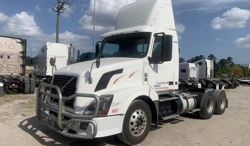 
								Used 2012 Volvo VNL Day Cab in Porter Texas full									