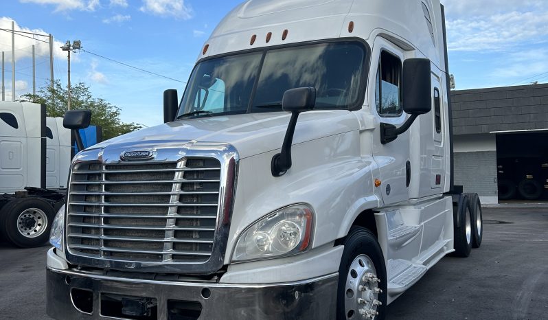 
								Used 2018 Freightliner Cascadia 125 Sleeper in MEDLEY Florida full									