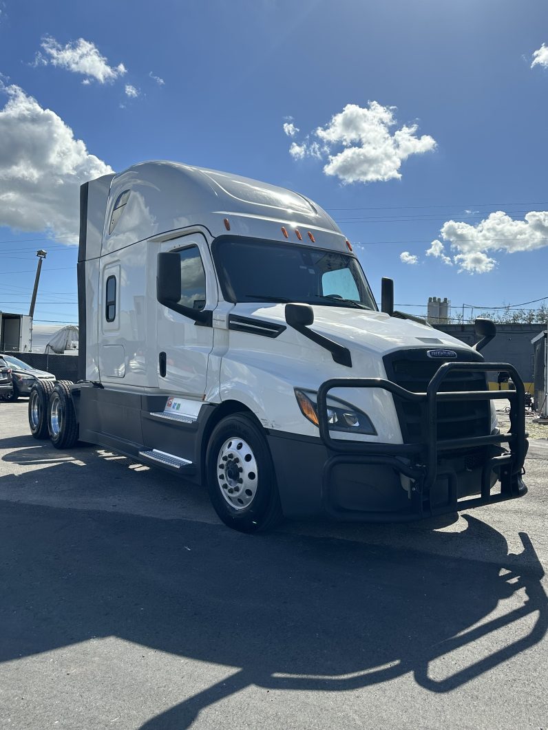 
								Used 2020 Freightliner Cascadia 126 Sleeper in MEDLEY Florida full									