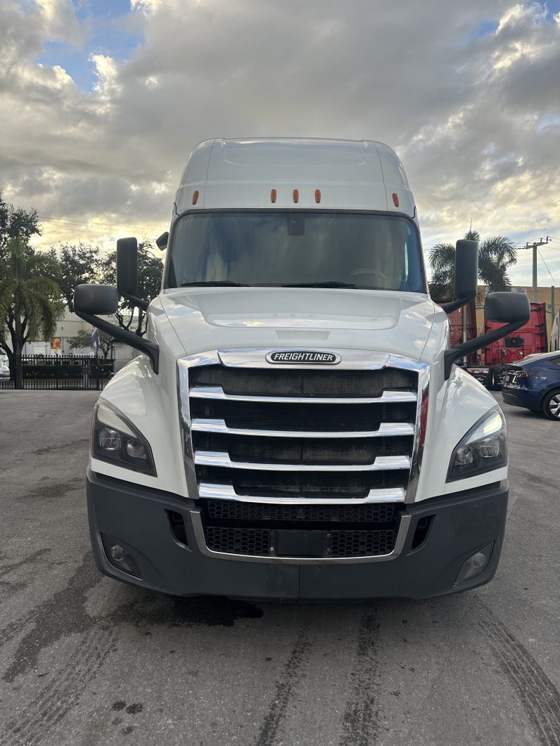 
								Used 2020 Freightliner Cascadia 126 Sleeper in MEDLEY Florida full									