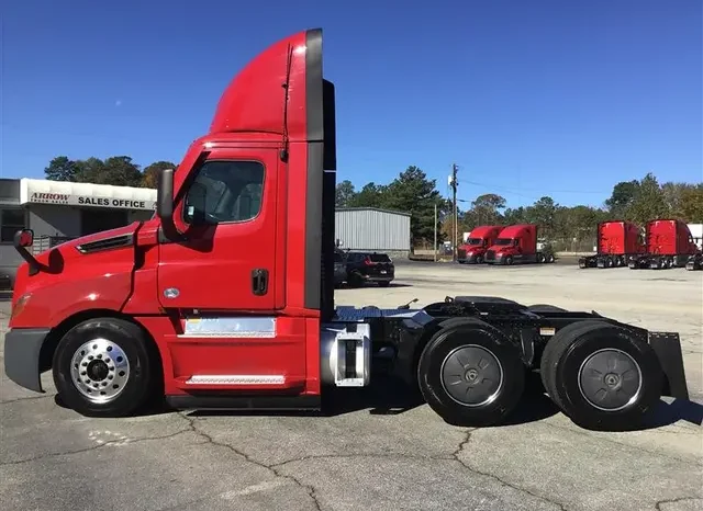 
								Used 2021 Freightliner Cascadia Day Cab in Conley Georgia full									