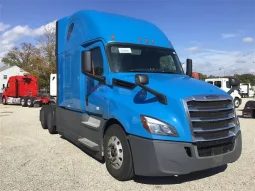 Used 2021 Freightliner Cascadia Sleeper in Phoenix Arizona