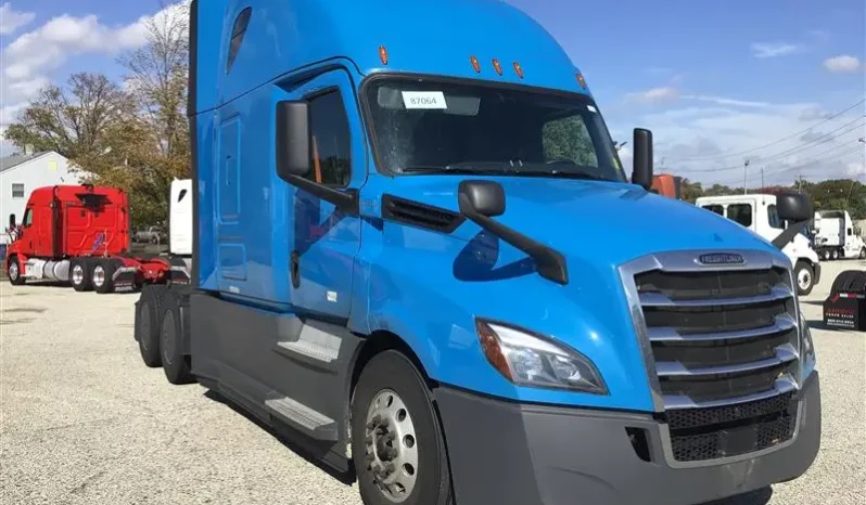 
								Used 2021 Freightliner Cascadia Sleeper in Phoenix Arizona full									