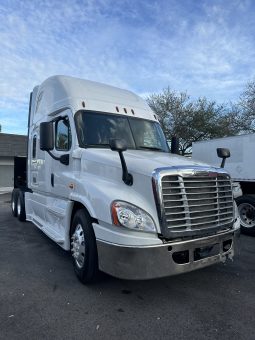 Used 2018 Freightliner Cascadia 125 Sleeper in MEDLEY Florida