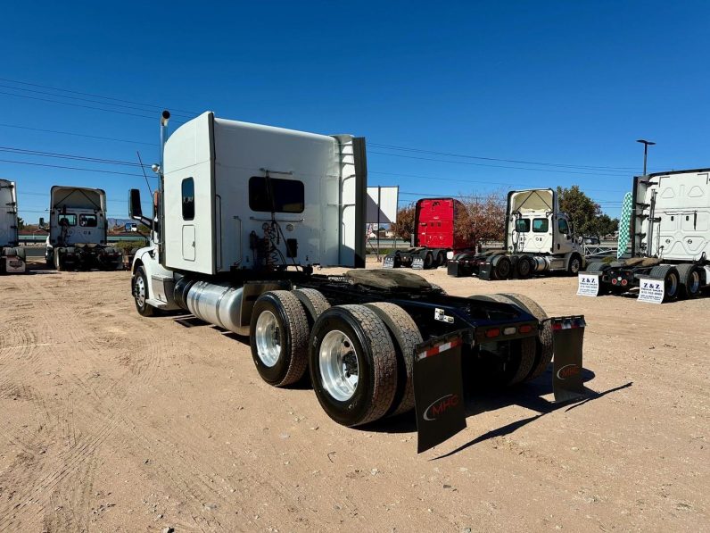 
								Used 2019 Peterbilt 579 Sleeper in El Paso Texas full									