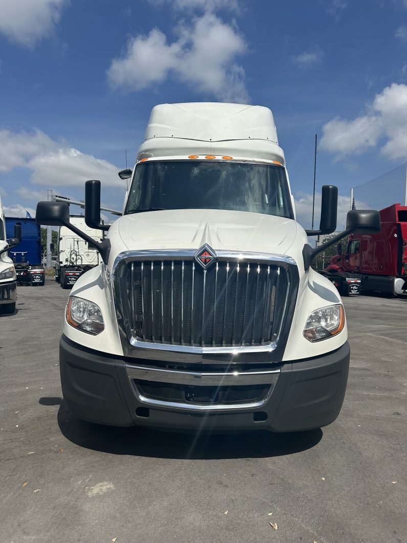 
								Used 2019 International LT Sleeper in MEDLEY Florida full									