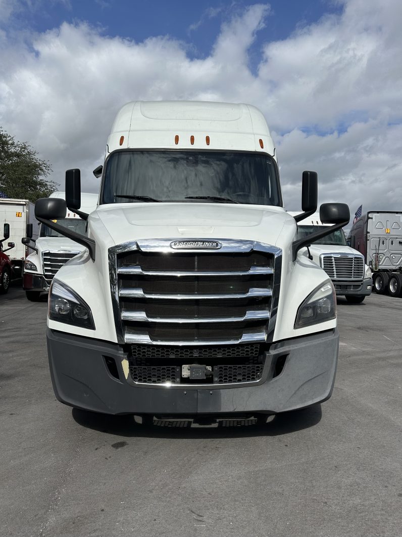 
								Used Freightliner Cascadia 126 Sleeper in MEDLEY Florida full									