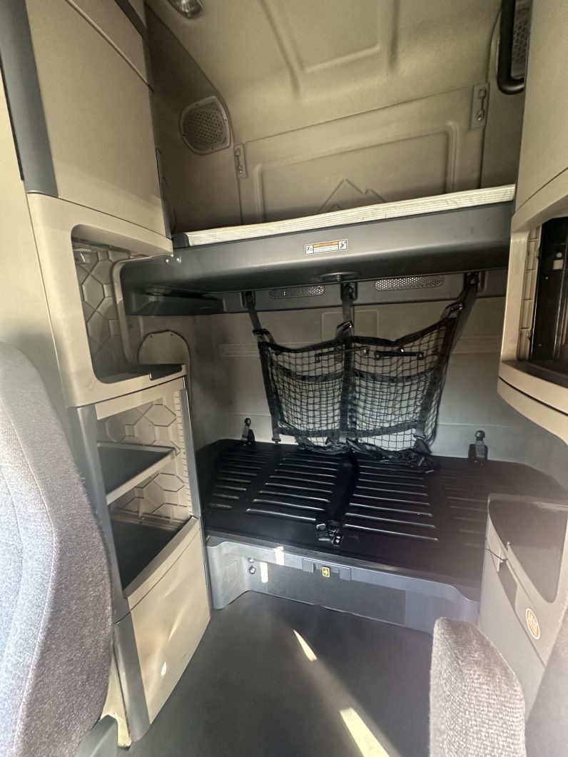 
								Used 2019 Freightliner Cascadia 126 Sleeper in MEDLEY Florida full									