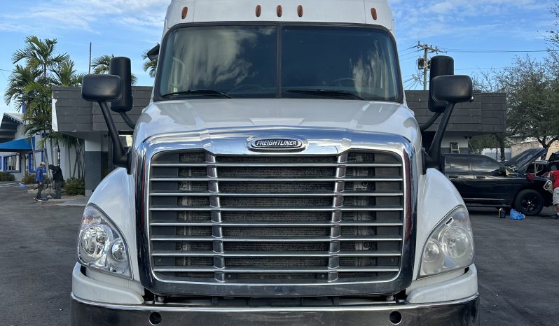 
								Used 2018 Freightliner Cascadia 125 Sleeper in MEDLEY Florida full									