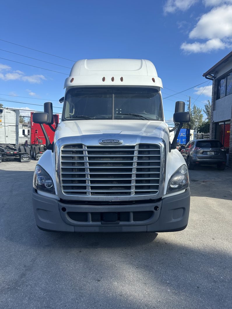 
								Used 2019 Freightliner Cascadia 126 Sleeper in MEDLEY Florida full									