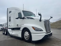 New 2025 Kenworth T680 Sleeper in Des Moines Iowa