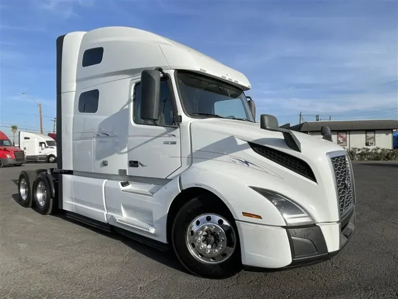 
								Used 2021 Volvo VNL760 Sleeper in Phoenix Arizona full									