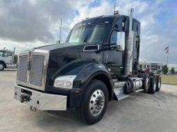 Used 2021 Kenworth T880 Sleeper in Converse Texas