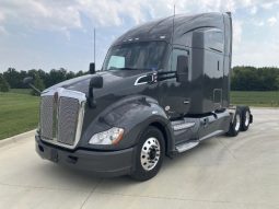 Used 2020 Kenworth T680 Sleeper in Van Buren Township Míchigan