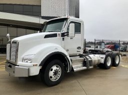 Used 2024 Kenworth T880 Day Cab in Windsor Wisconsin