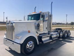 New 2025 Kenworth W900L Sleeper in York Nebraska