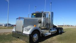 New 2025 Kenworth W900L Sleeper in York Nebraska