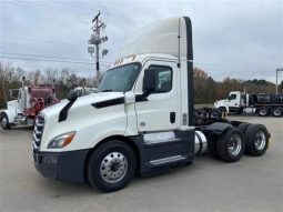 Used 2020 Freightliner Cascadia Day Cab in Jacksonville Florida