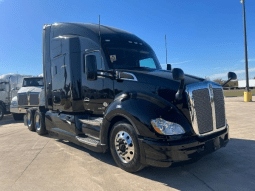 Used 2019 Kenworth T680 Sleeper in Laredo Texas