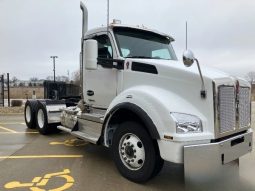 Used 2024 Kenworth T880 Day Cab in Windsor Wisconsin